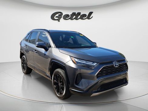 Used 2022 Toyota RAV4 SE w/ SE Grade Weather Package image 5