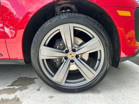 Used 2026 Porsche Macan AWD/4WD image 16