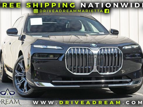 Used 2025 BMW i7 xDrive60 w/ Executive Package AWD/4WD image 2