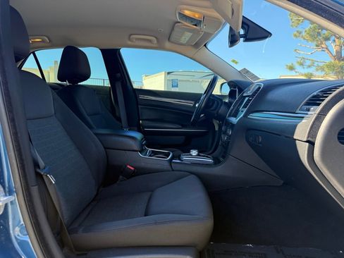 Used 2021 Chrysler 300 Touring w/ Driver Convenience Group image 19