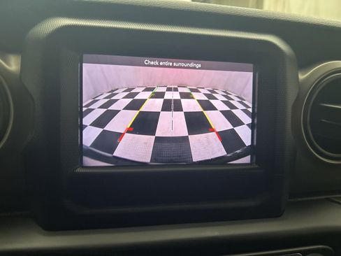 Used 2019 Jeep Wrangler Unlimited Sport S image 40