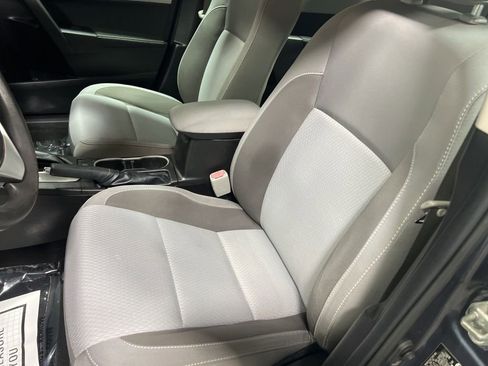 Used 2019 Toyota Corolla LE image 18