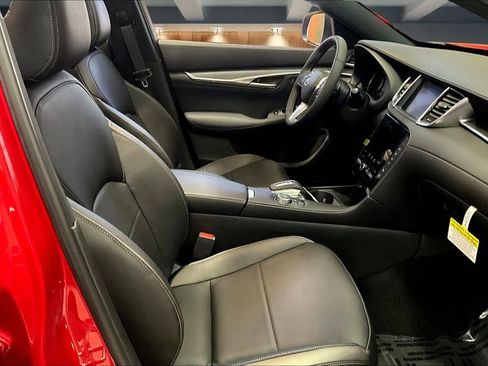 Used 2025 INFINITI QX55 Essential image 11
