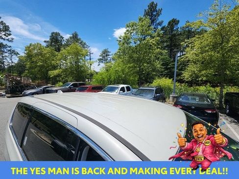 Used 2019 Chrysler Pacifica Touring Plus w/ Advanced Safetytec Group FWD image 23