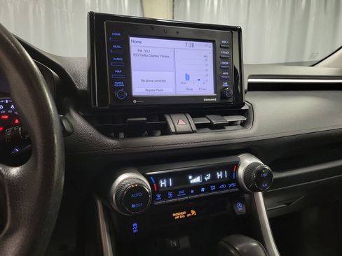 Used 2020 Toyota RAV4 XLE image 14