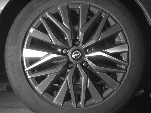 Used 2025 Nissan Altima 2.5 SV FWD image 15