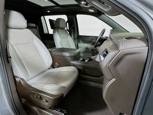 Used 2021 GMC Yukon XL SLT w/ SLT Premium Package image 29