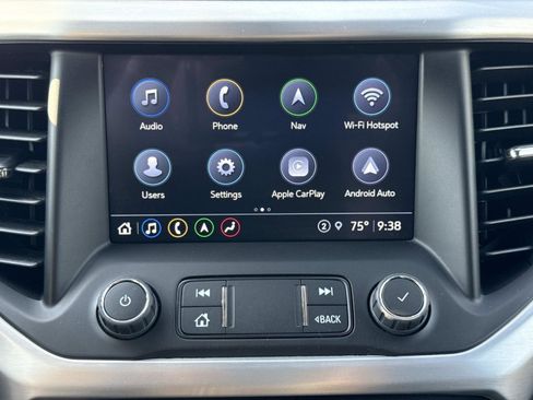 Used 2022 GMC Acadia SLE w/ Driver Convenience Package image 3