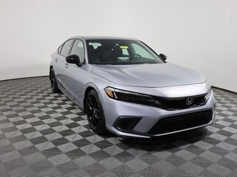 Used 2023 Honda Civic Sport image 3