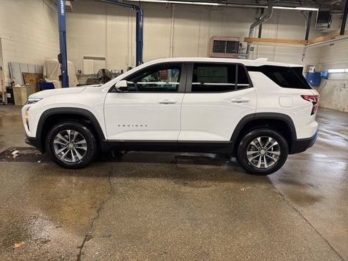 New 2026 Chevrolet Equinox LT AWD/4WD image 3
