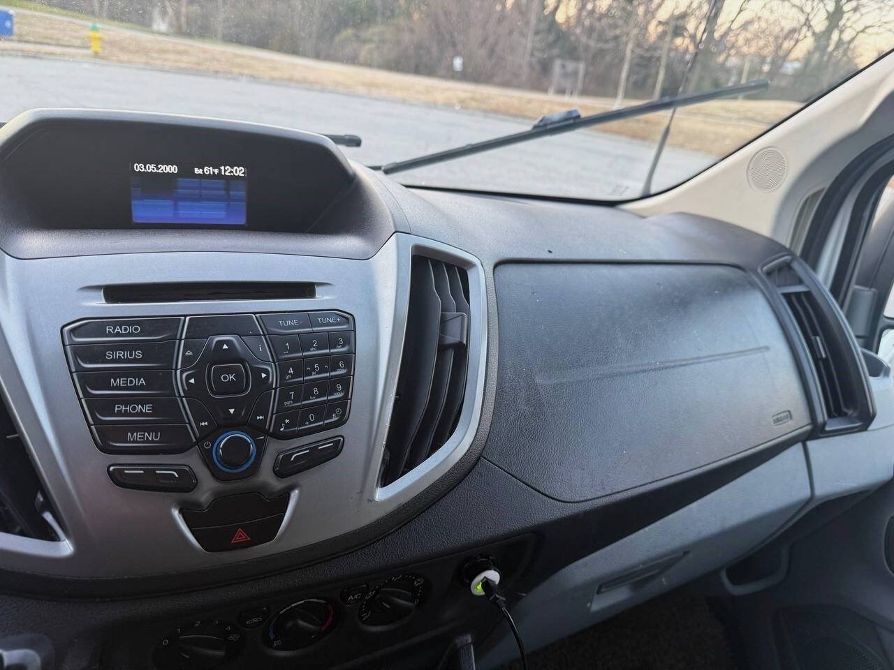 Used 2015 Ford Transit 350 XLT RWD image 9