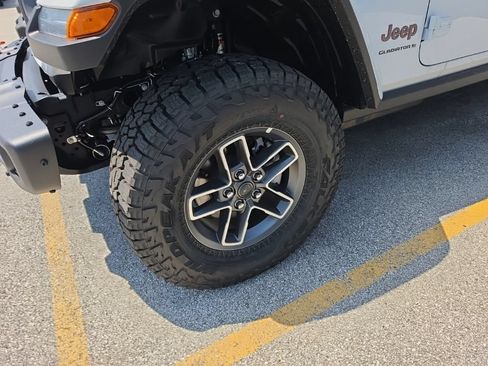 New 2026 Jeep Gladiator Mojave AWD/4WD image 4