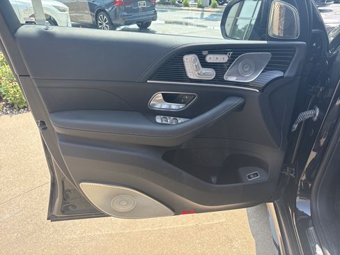 Used 2024 Mercedes-Benz GLS 450 4MATIC image 13