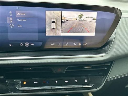Certified 2025 Buick Envision Preferred AWD/4WD image 28