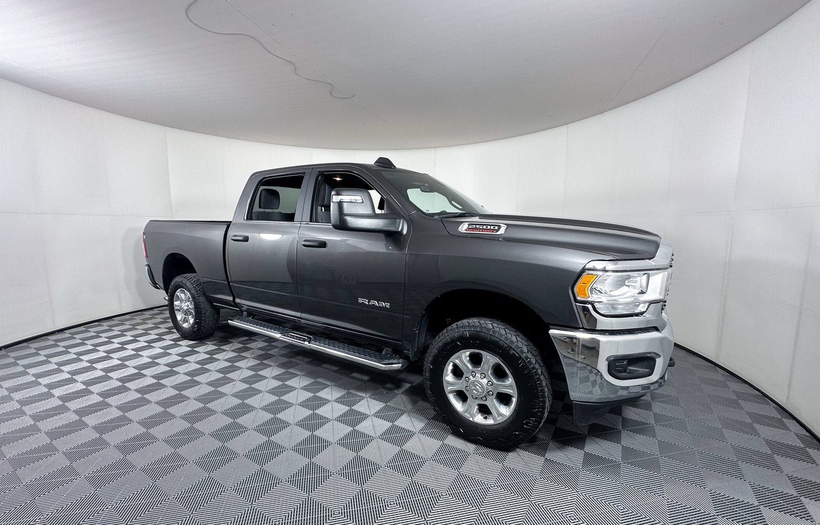 Used 2024 RAM 2500 Big Horn AWD/4WD image 1