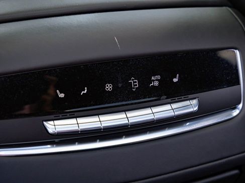 Used 2021 Cadillac Escalade Sport Platinum image 34