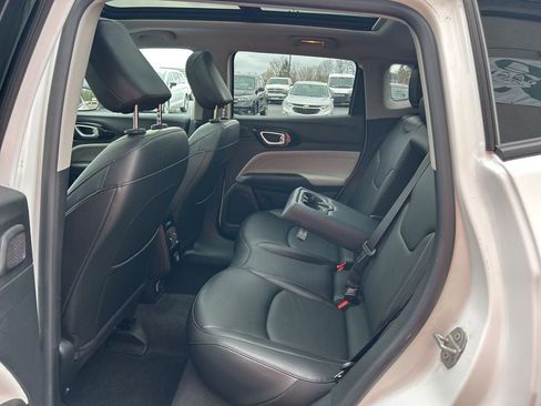 Used 2022 Jeep Compass Limited w/ Sun and Sound Group image 19