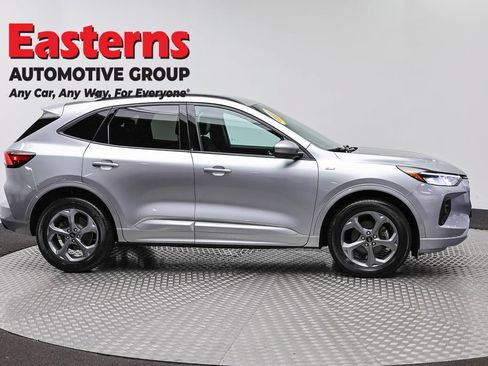 Used 2023 Ford Escape ST-Line Select w/ Tech Pack #1 AWD/4WD image 4