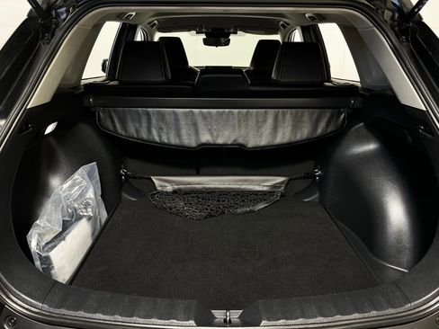 Certified 2025 Toyota Corolla Cross XLE image 25