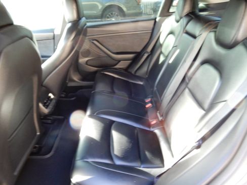 Used 2022 Tesla Model 3 Long Range image 9