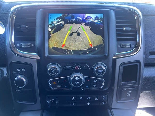 Used 2018 RAM 2500 Big Horn w/ Sport Appearance Group AWD/4WD image 11