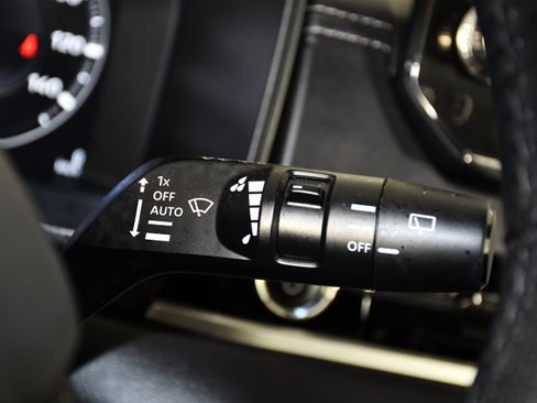 Used 2024 Mitsubishi Outlander SEL AWD/4WD image 23