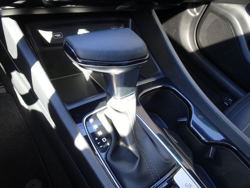 Used 2022 Hyundai Santa Cruz SEL Premium AWD/4WD image 17