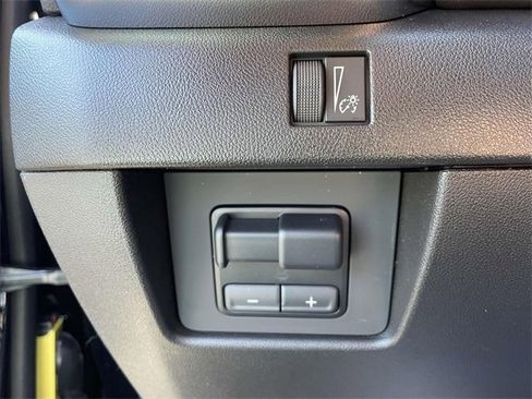 New 2025 GMC Canyon Elevation w/ Convenience Package image 19