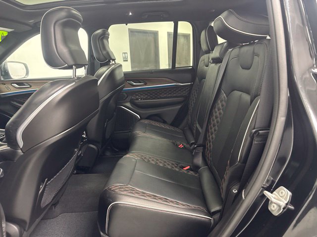 Used 2023 Jeep Grand Cherokee Summit w/ Luxury Tech Group V AWD/4WD image 22