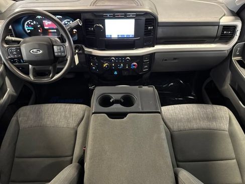 Used 2023 Ford F350 XLT AWD/4WD image 3