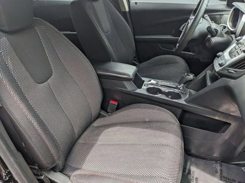 Used 2017 Chevrolet Equinox LS FWD image 29