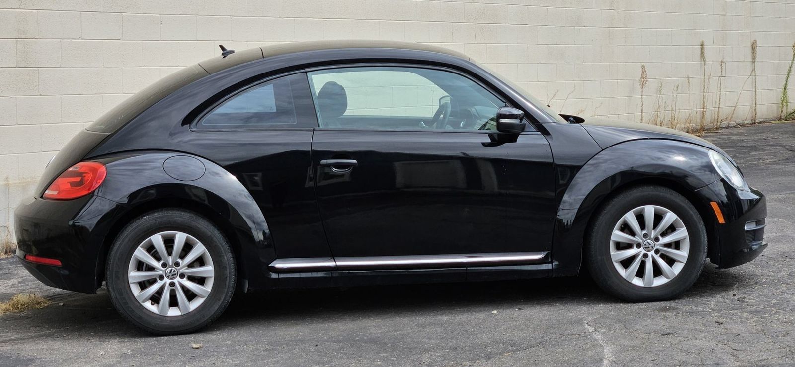 Used 2014 Volkswagen Beetle 1.8T FWD image 6