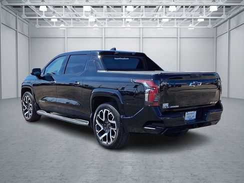 Certified 2024 Chevrolet Silverado EV RST image 8