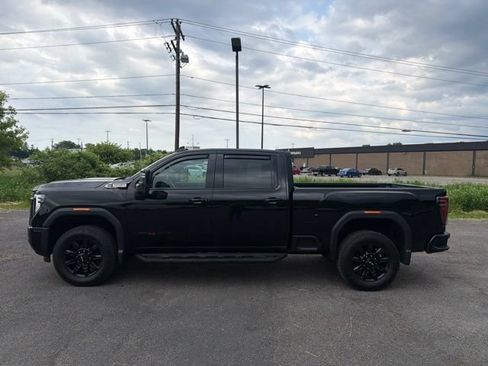 Certified 2026 GMC Sierra 3500 AT4 AWD/4WD image 2