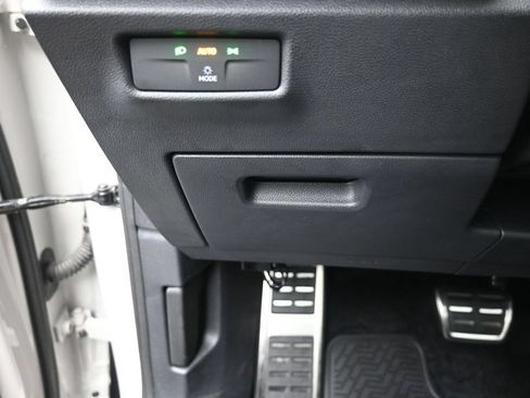 New 2026 Volkswagen Tiguan SE R-Line FWD image 16