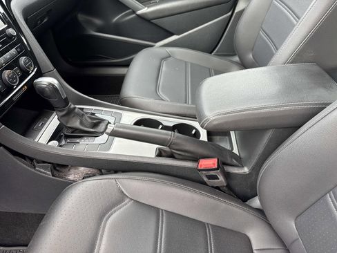 Used 2021 Volkswagen Passat 2.0T R-Line image 21