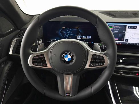 Used 2026 BMW X7 xDrive40i w/ M Sport Package AWD/4WD image 23