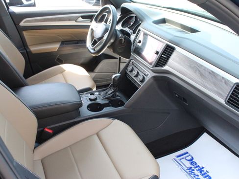 Used 2021 Volkswagen Atlas Cross Sport SE w/ Panoramic Sunroof Package AWD/4WD image 32
