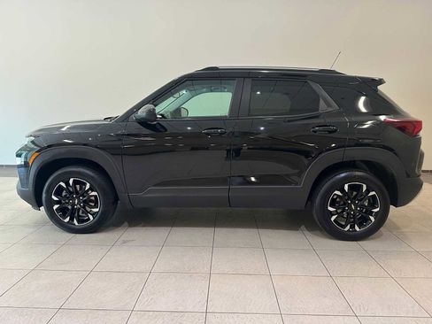 Used 2023 Chevrolet TrailBlazer LT w/ Convenience Package AWD/4WD image 3