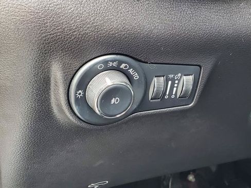 Used 2023 Jeep Compass Limited AWD/4WD image 9