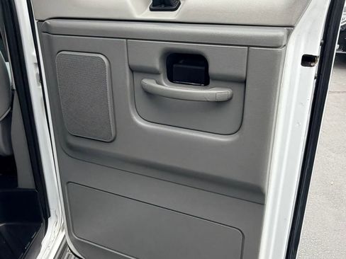 Used 2007 Ford E-350 and Econoline 350 XL RWD image 15