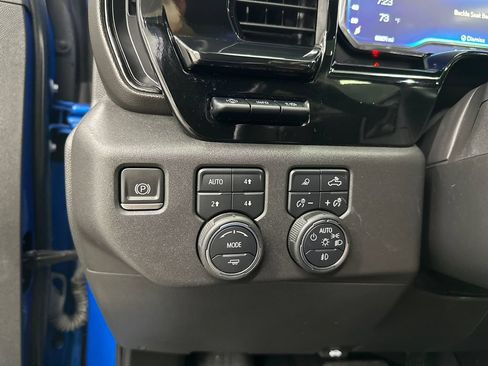 Used 2022 Chevrolet Silverado 1500 ZR2 w/ Technology Package AWD/4WD image 34