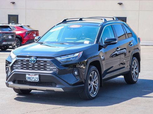 Certified 2024 Toyota RAV4 Limited w/ Advanced Technology Package AWD/4WD image 3