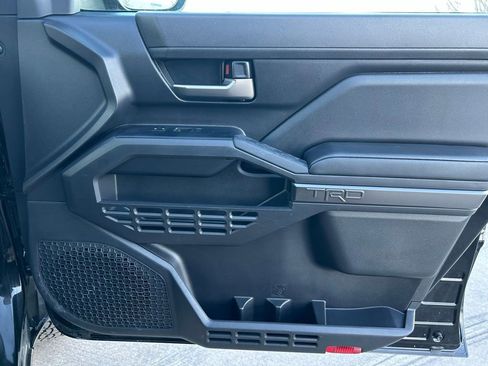 Used 2025 Toyota Tacoma TRD Off-Road image 31