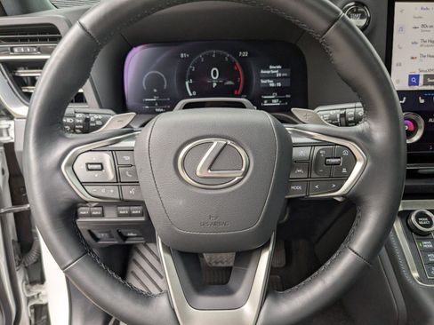 Used 2025 Lexus GX 550 AWD/4WD image 9
