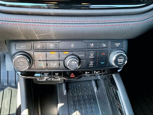 Used 2026 Dodge Durango GT AWD/4WD image 36