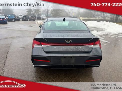 Used 2024 Hyundai Elantra SEL FWD image 27