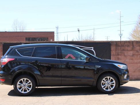 Used 2017 Ford Escape SE AWD/4WD image 5