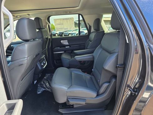 New 2026 Ford Expedition Max Active image 11