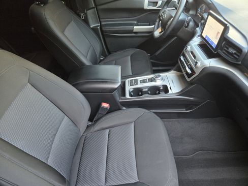 Used 2022 Ford Explorer XLT RWD image 10